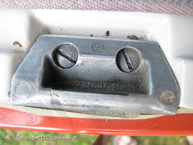 1957-23-window-bus-425.jpg