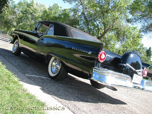 1957-ford-fairlane-371.jpg