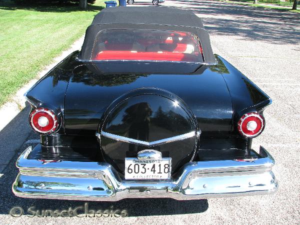 1957-ford-fairlane-373.jpg