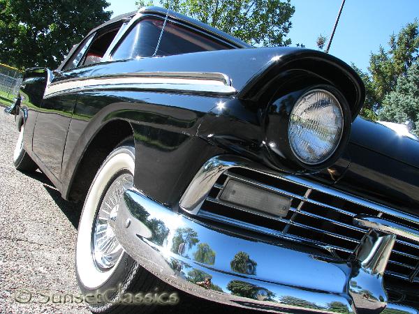1957-ford-fairlane-381.jpg