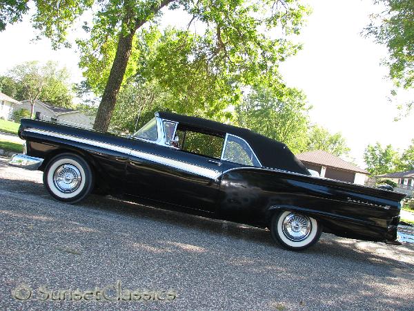 1957-ford-fairlane-414.jpg
