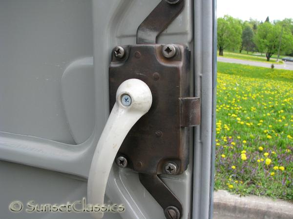 1959-vw-double-door-van-365.jpg