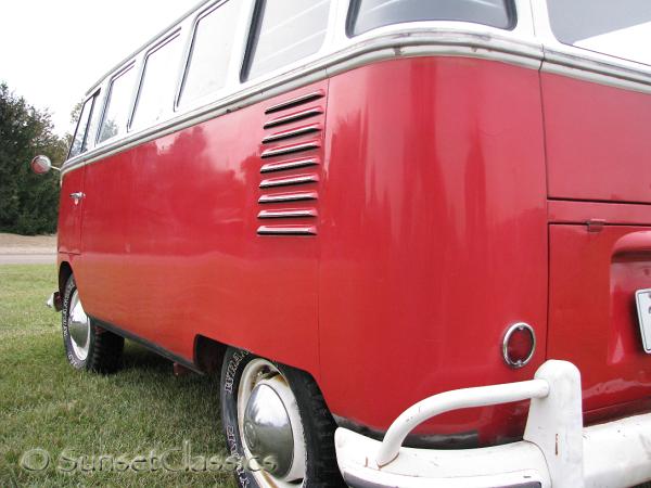 1961-deluxe-vw-bus-058.jpg