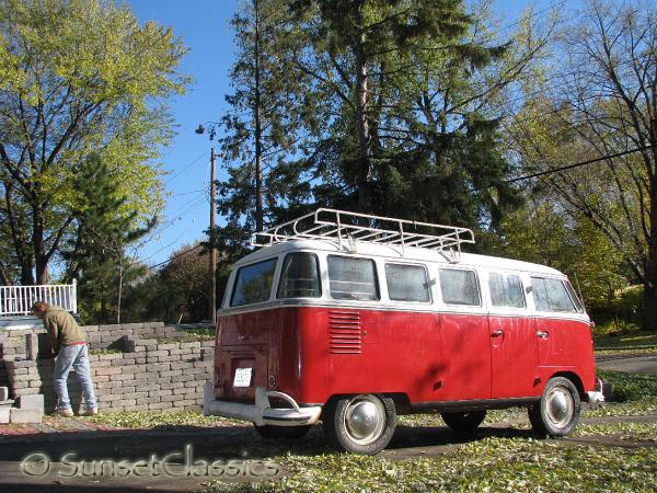 1961-deluxe-vw-bus-085.jpg