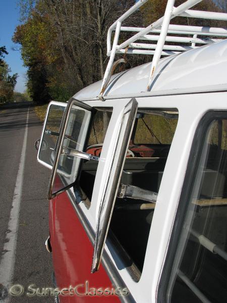 1961-deluxe-vw-bus-132.jpg