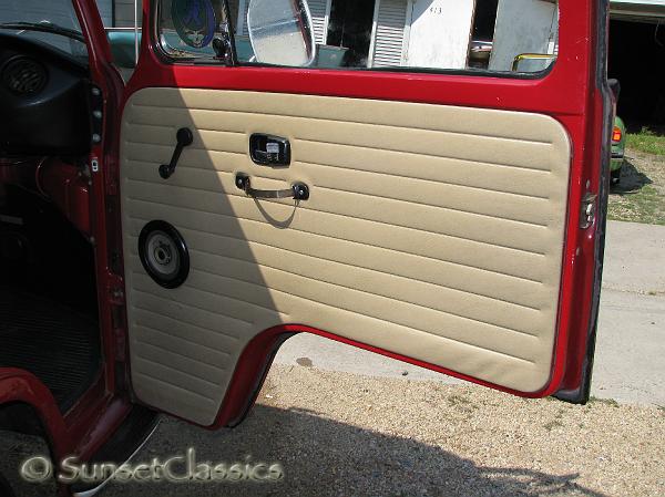 1971-vw-bus-weekender25.jpg