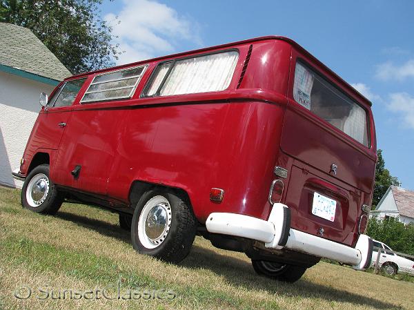 1971-vw-bus-weekender38.jpg