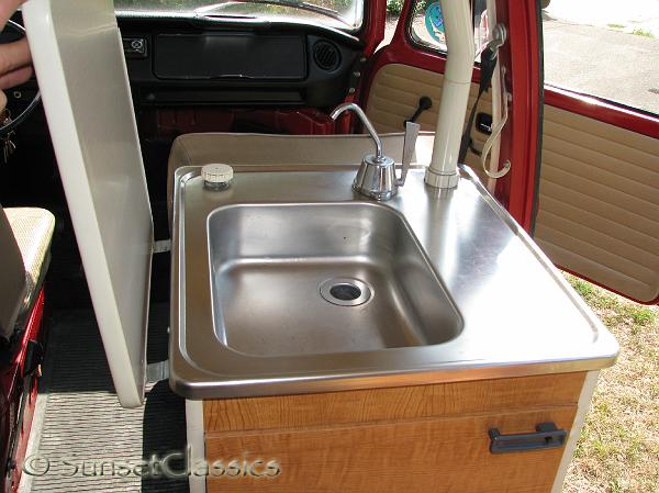1971-vw-bus-weekender68.jpg