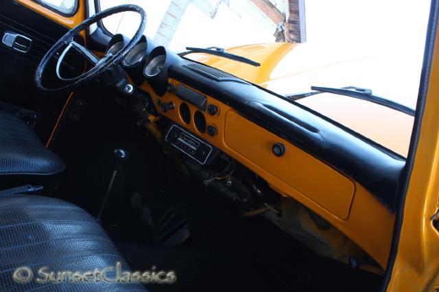 1971-vw-squareback-085.jpg