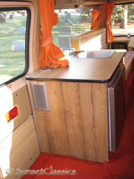 1977-ford-conversion-van-220.jpg